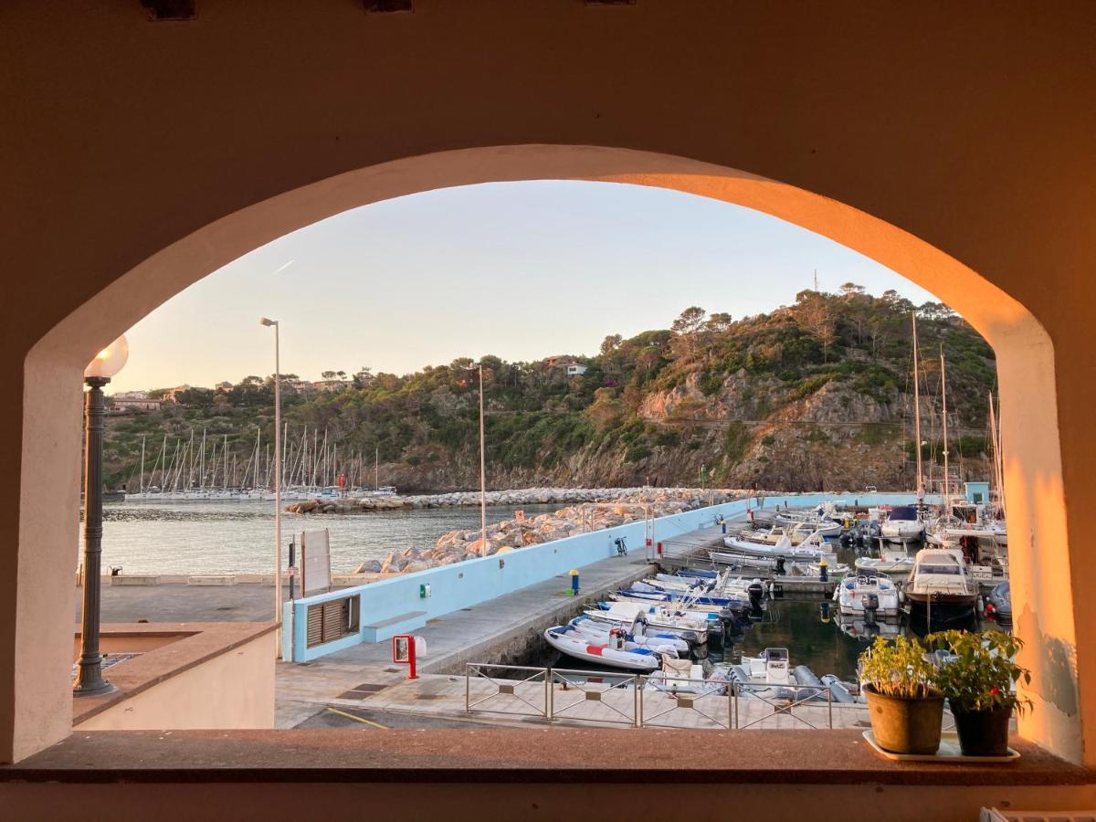 Casa Del Porticciolo Di 卡普拉亚 外观 照片